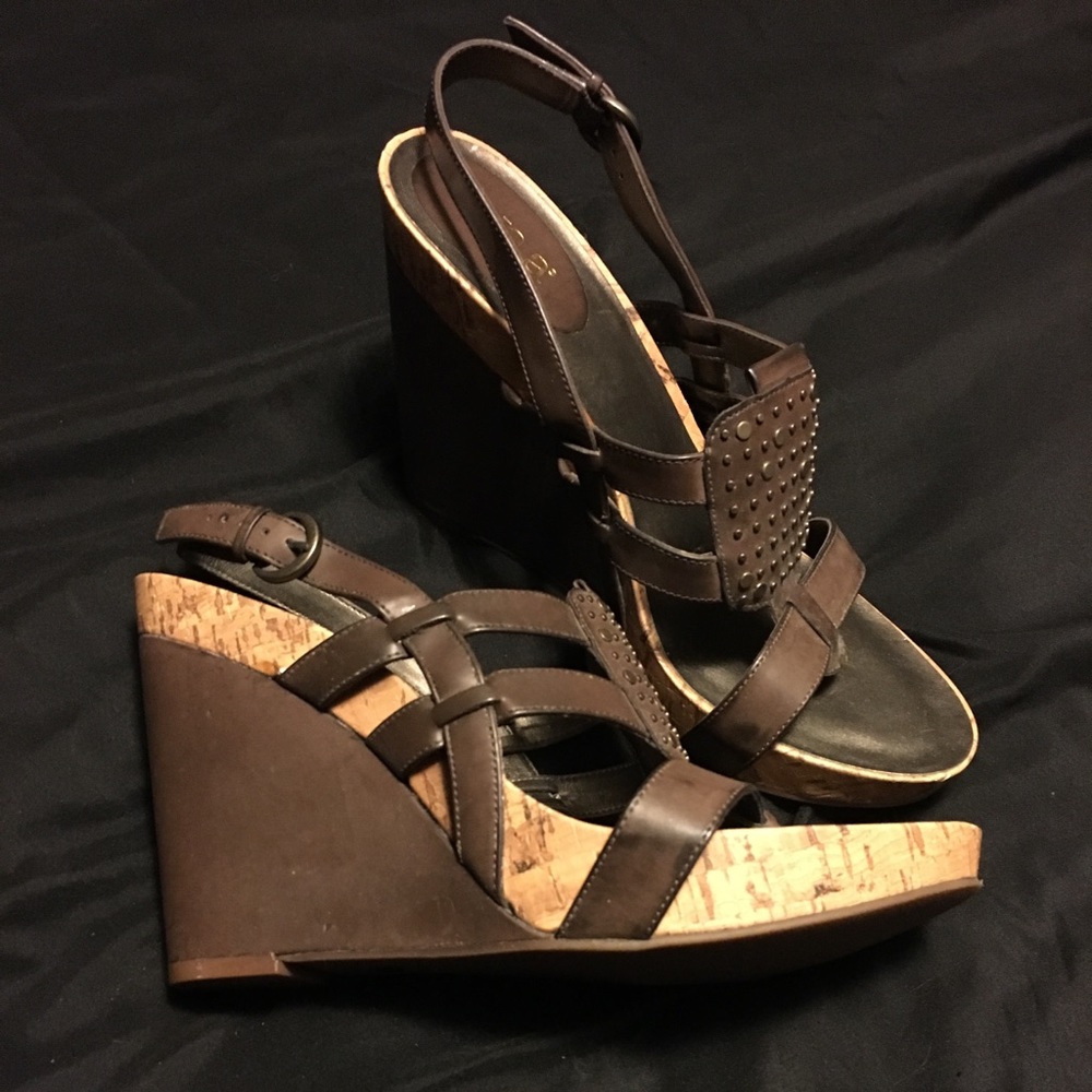 Shoes - Picture 3 of 3